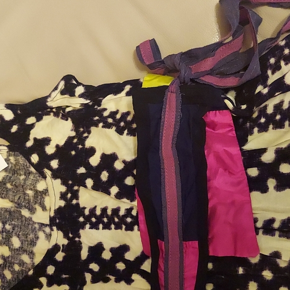 Women's A Common Thread top - Picture 2 of 7